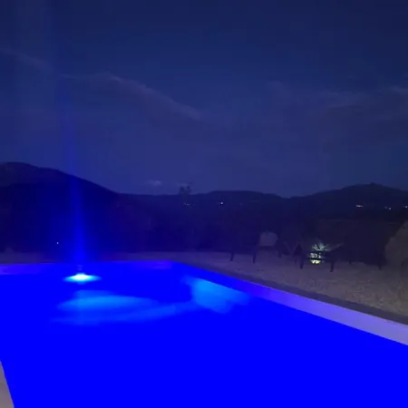 Bas De Avec Piscine *