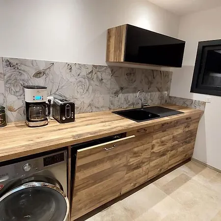 Bas De Avec Piscine *