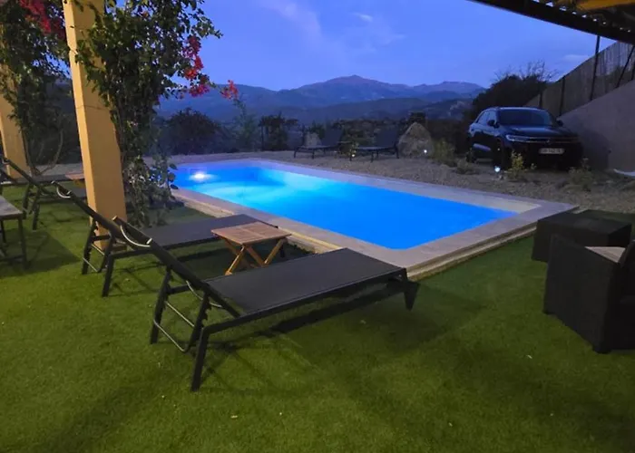 Prázdninový dům Bas De Avec Piscine *